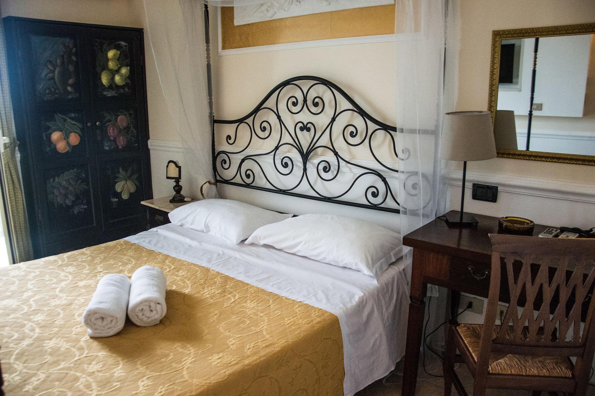 Hotel & Apartments Villa Linda Джардини-Наксос Экстерьер фото
