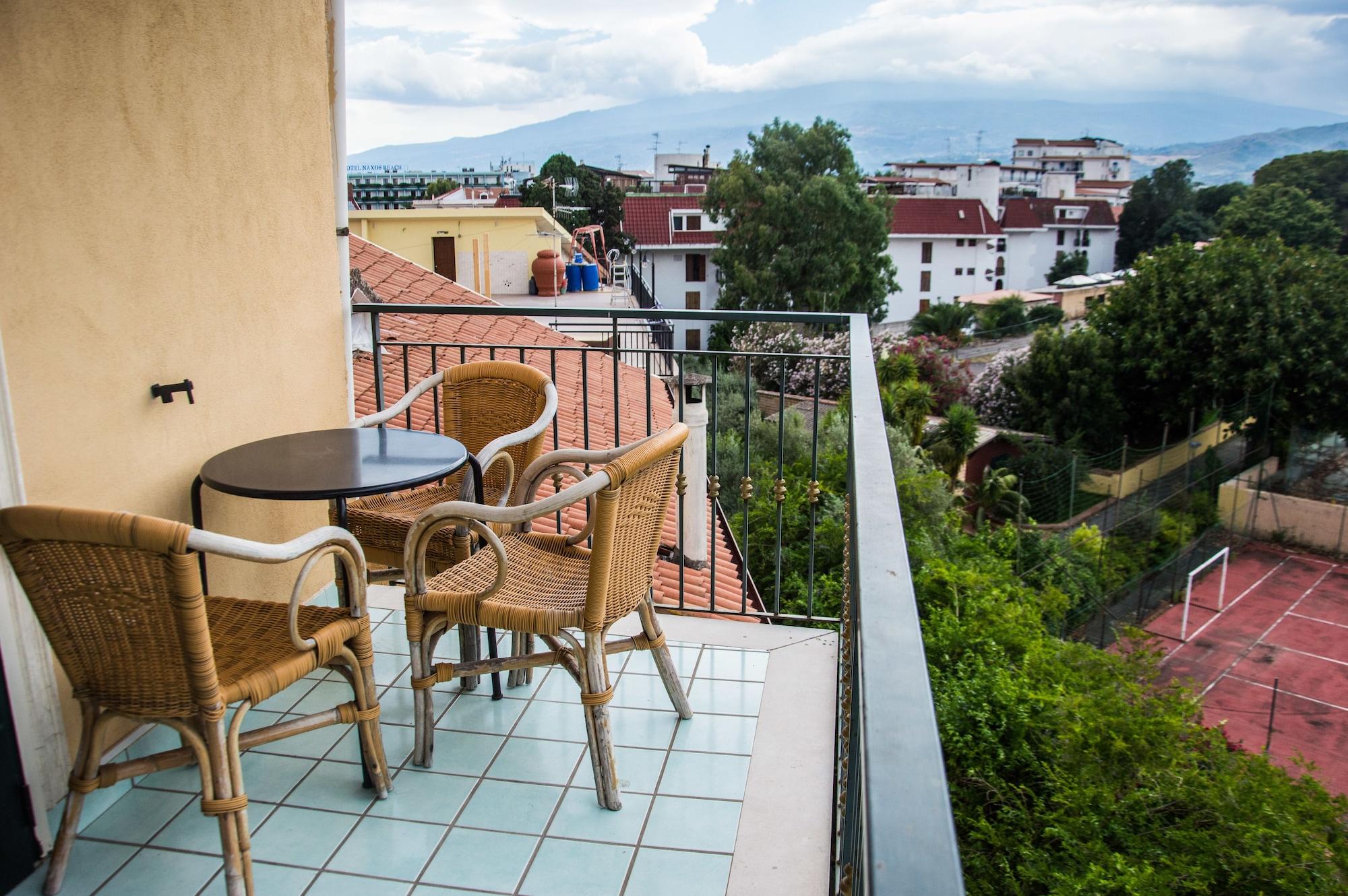 Hotel & Apartments Villa Linda Джардини-Наксос Экстерьер фото
