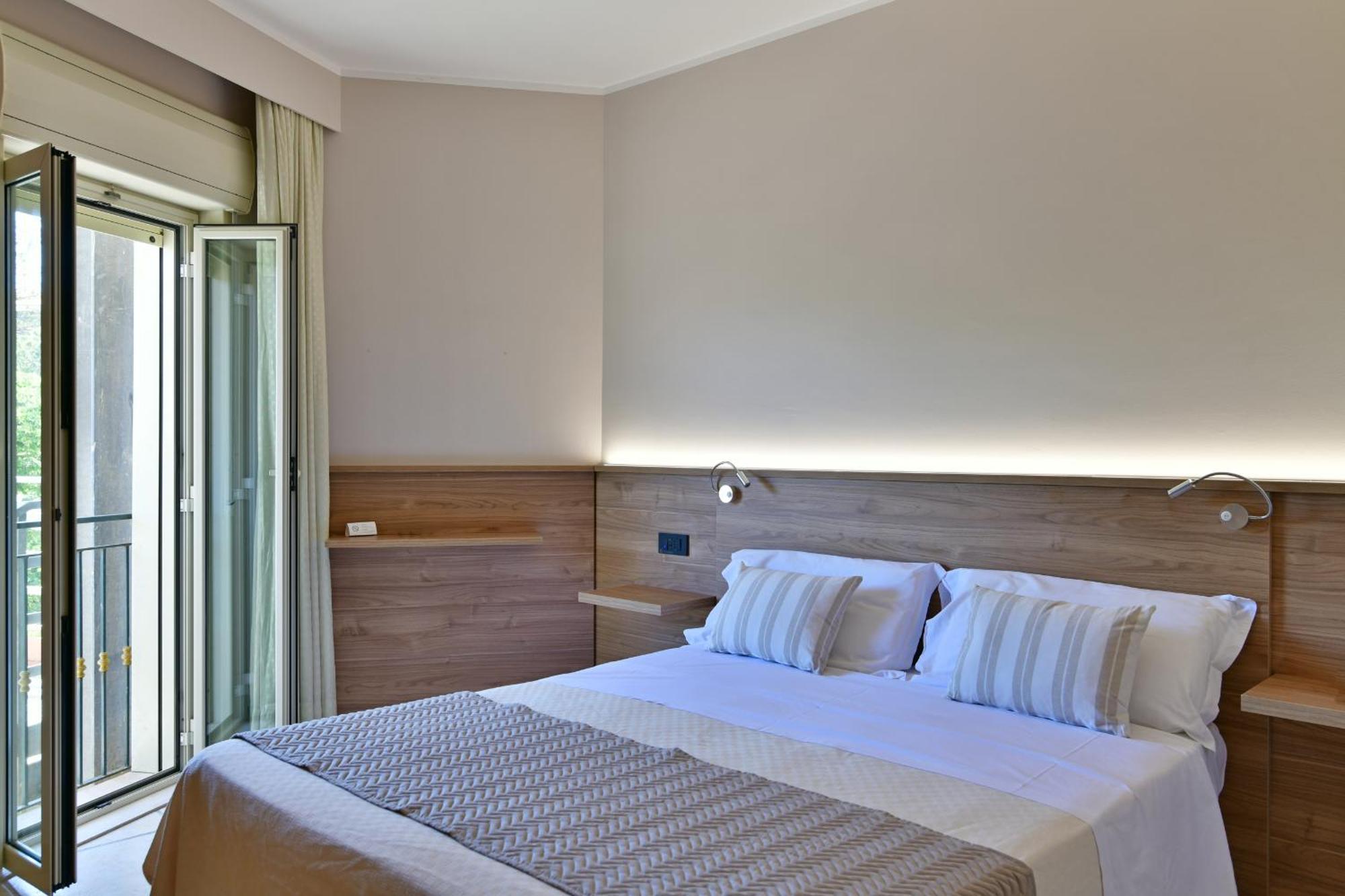 Hotel & Apartments Villa Linda Джардини-Наксос Экстерьер фото