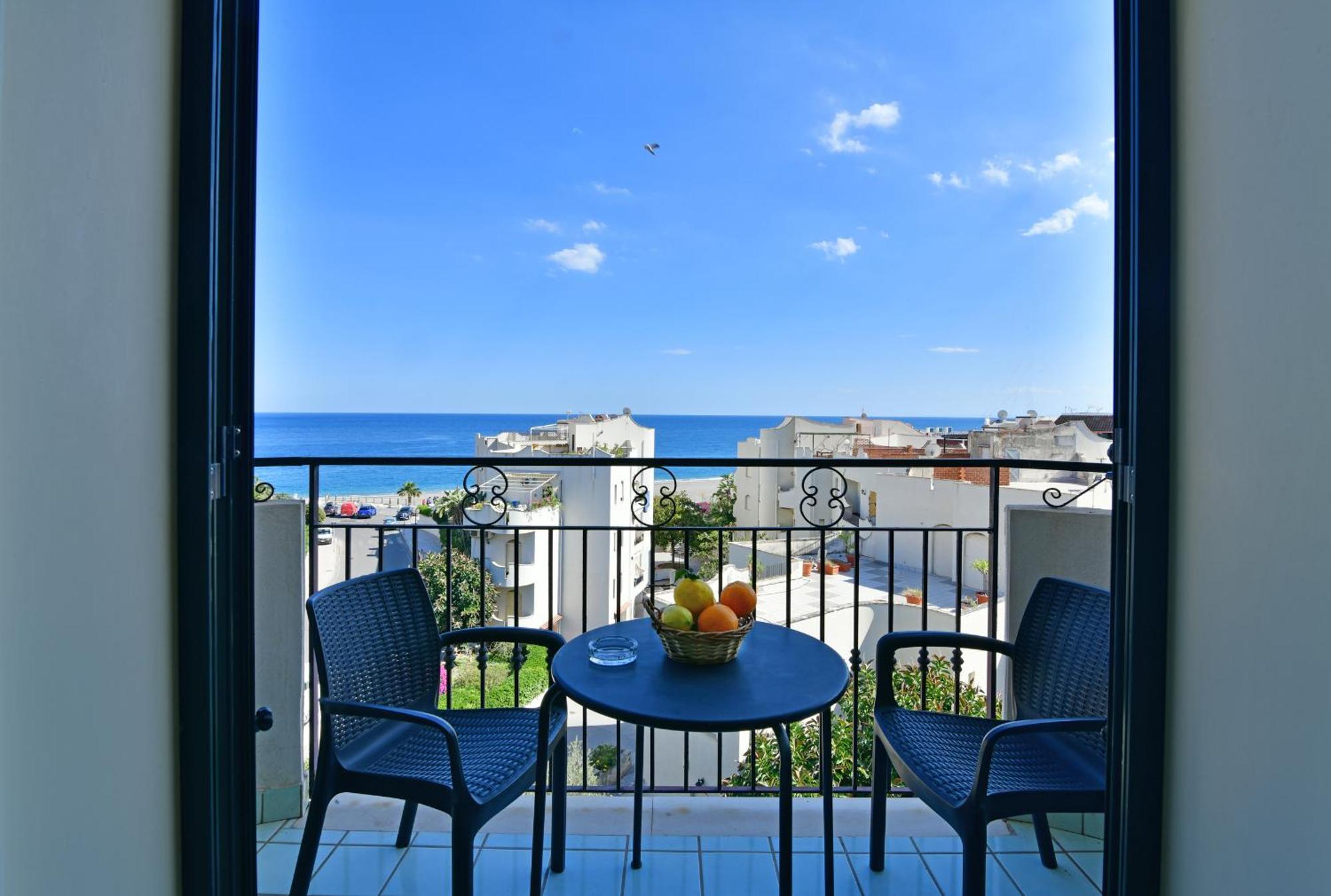 Hotel & Apartments Villa Linda Джардини-Наксос Экстерьер фото