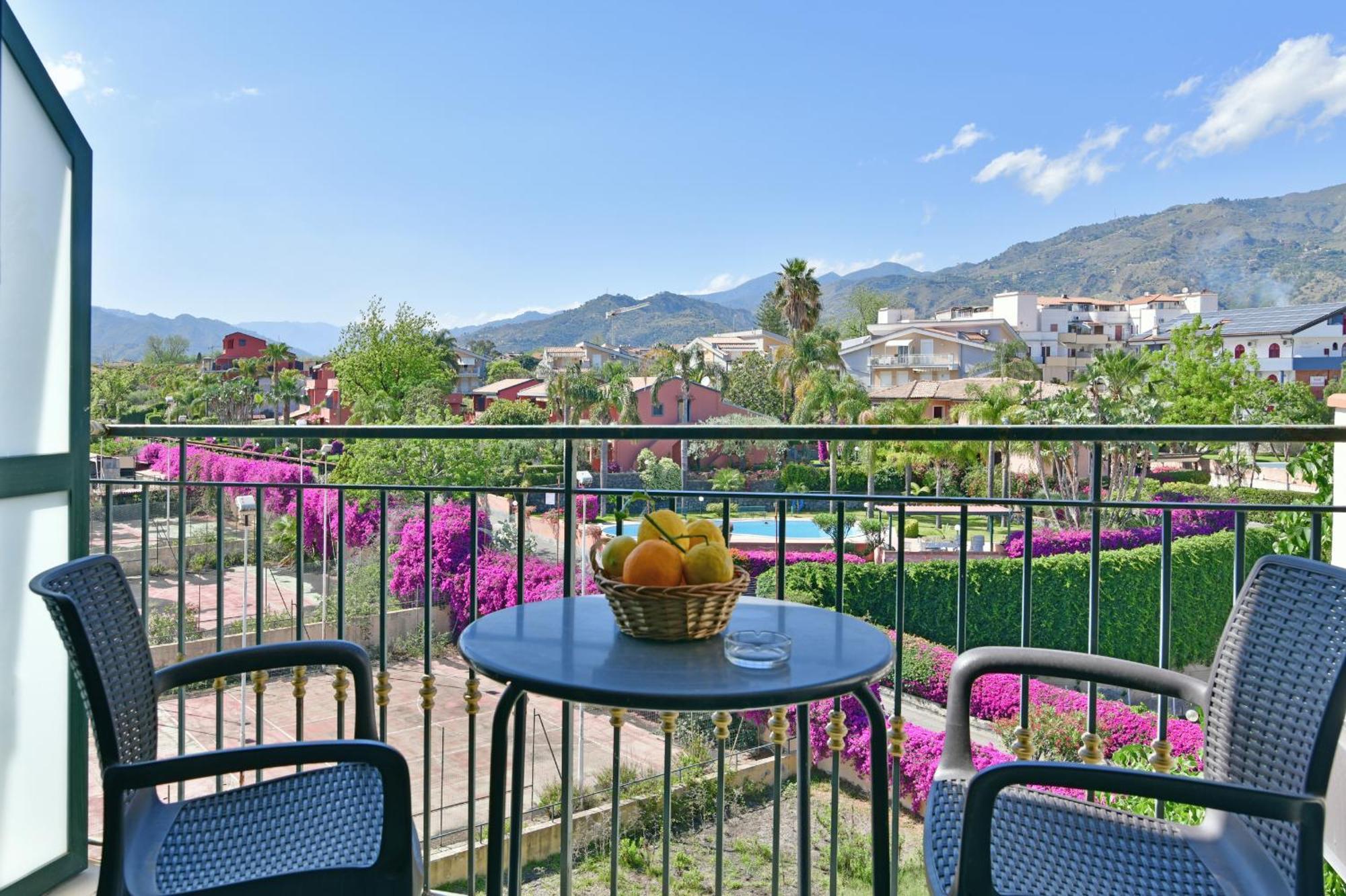Hotel & Apartments Villa Linda Джардини-Наксос Экстерьер фото