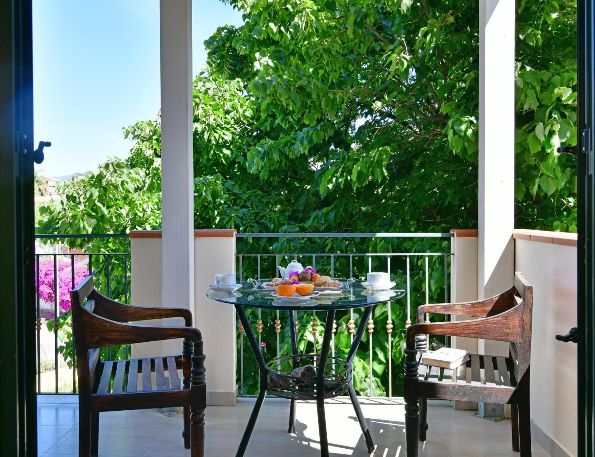 Hotel & Apartments Villa Linda Джардини-Наксос Экстерьер фото